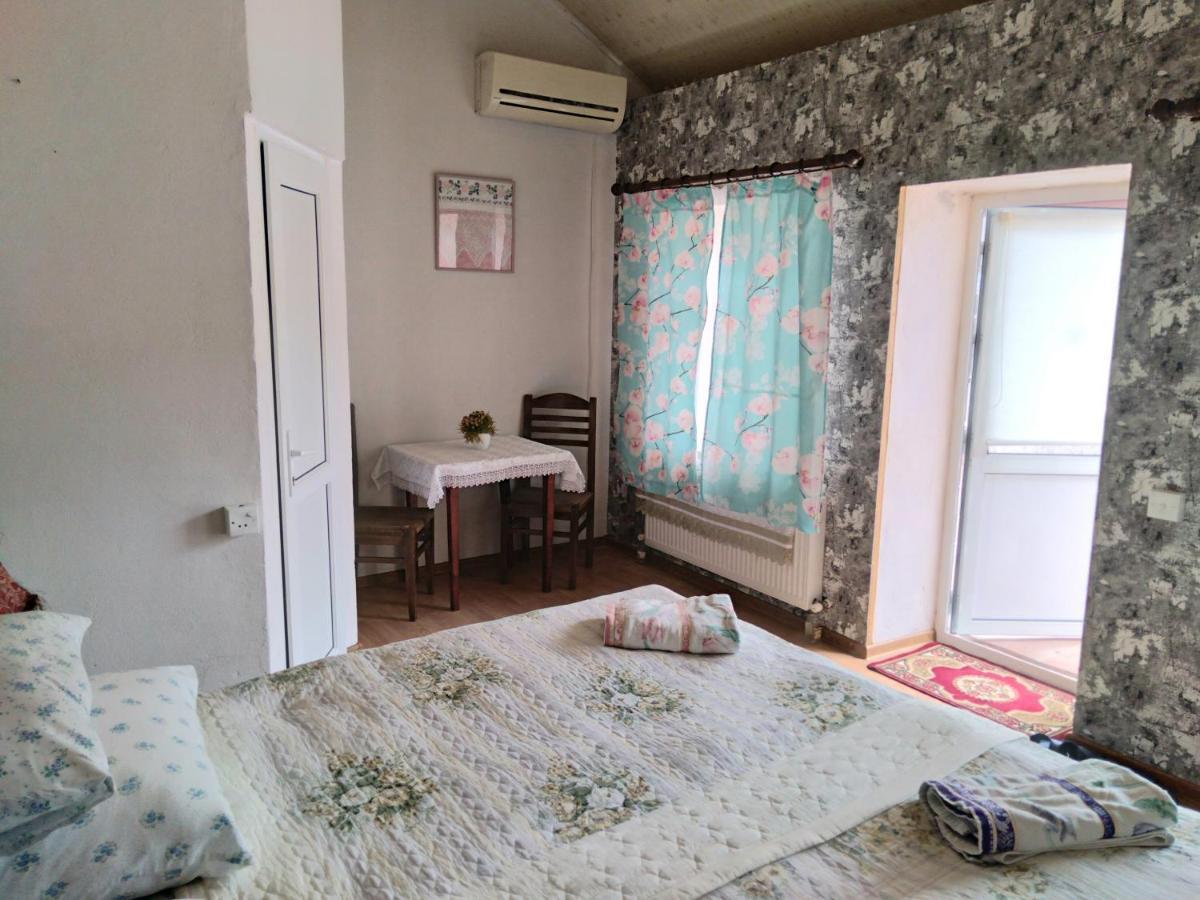Village Rooms Guesthouse Ivanovka Buitenkant foto